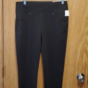 NWT Maurices crop